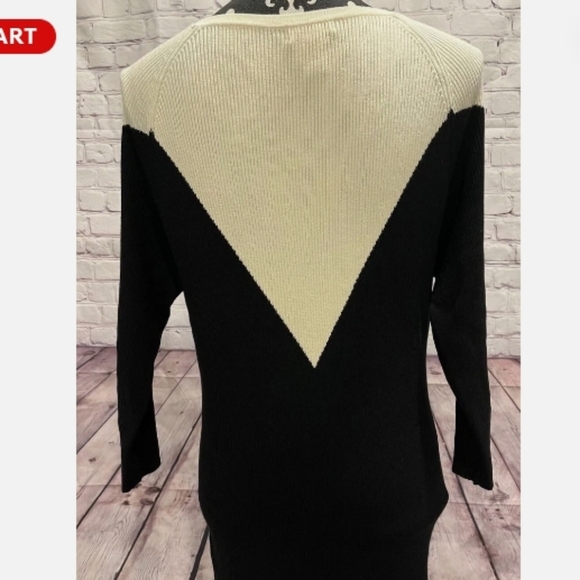 🌺Cache Black and White Color-Block Sweater - Picture 5 of 7